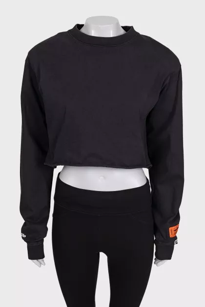 Cropped sweatshirt with patches