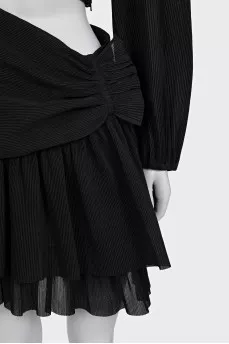 One-shoulder dress with a cutout