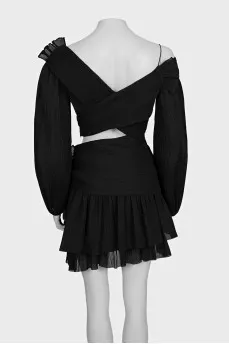 One-shoulder dress with a cutout