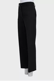 Straight-leg trousers with high waist creases
