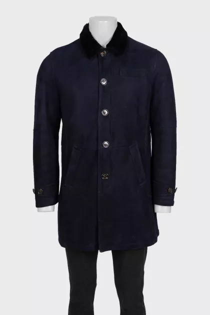 Men's sheepskin coat with buttons
