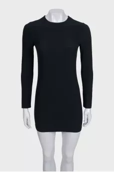 Fitted black dress with long sleeves