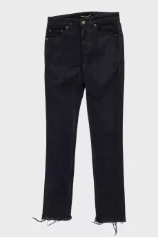 Black skinny jeans with raw hem