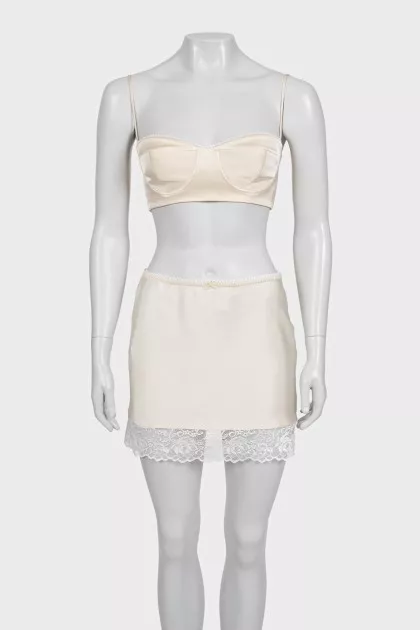 Stella suit with a top and skirt