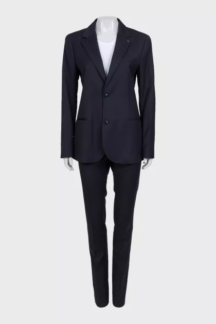 Black wool suit with tag