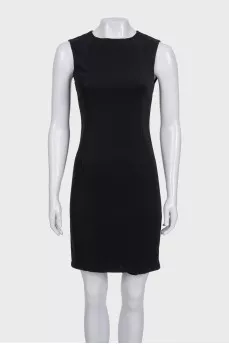 Black sleeveless bodycon dress