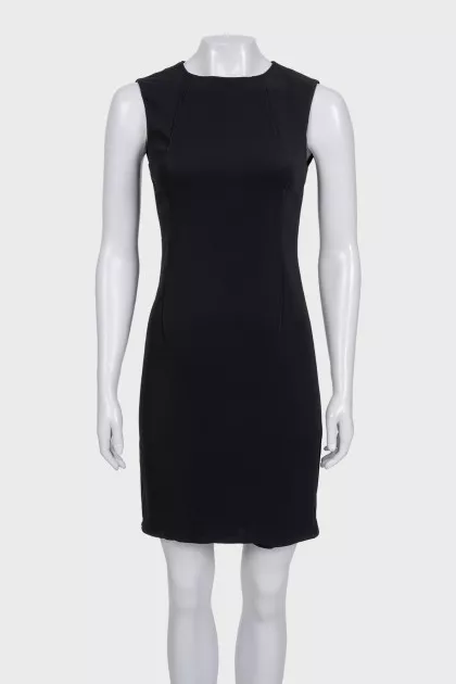 Black sleeveless bodycon dress