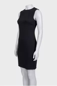 Black sleeveless bodycon dress