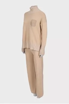 Beige straight-cut suit consisting of a sweater and trousers
