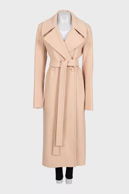 Cashmere coat with a slit
