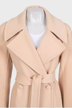 Cashmere coat with a slit