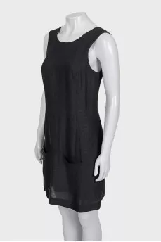 Black sleeveless straight-cut dress