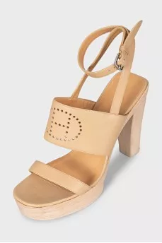Evelyne beige leather sandals