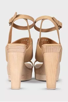 Evelyne beige leather sandals