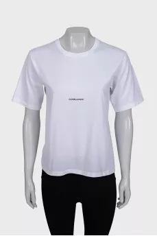 White straight-cut T-shirt with logo