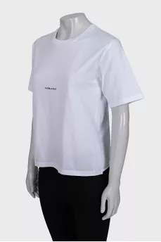 White straight-cut T-shirt with logo