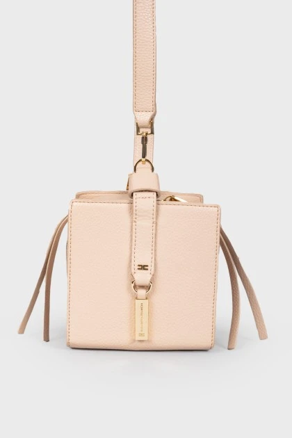 Cube-shaped leather bag