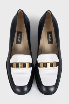 Two-tone leather loafers with gold hardware