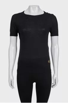 Black straight t-shirt with a slit