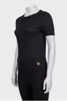 Black straight t-shirt with a slit