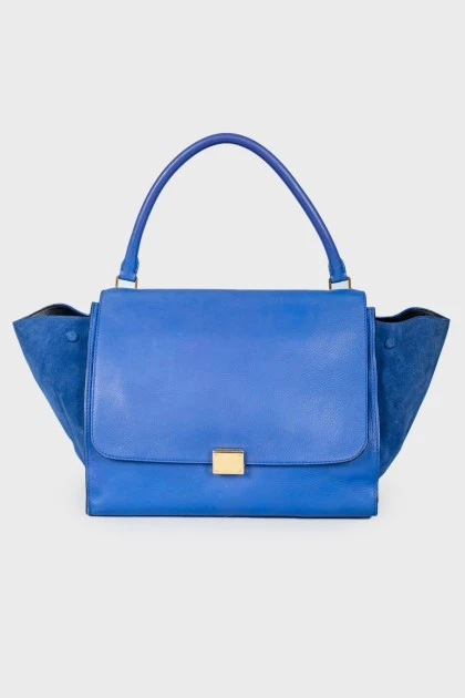 Suede inserts on the sides bag