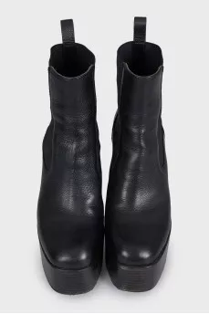 Leather ankle boots with a chunky heel and sole