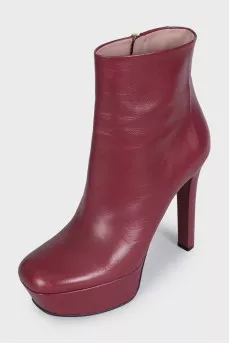 Leather ankle boots with heels and high soles