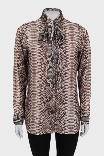 Loose blouse with animal print