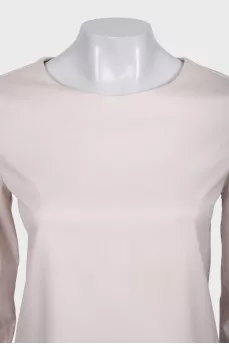 Straight cut blouse decorated with bows