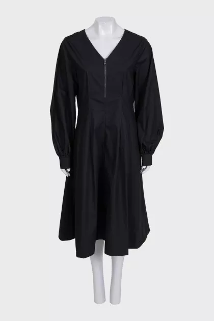 Fitted dress with front zip and tag