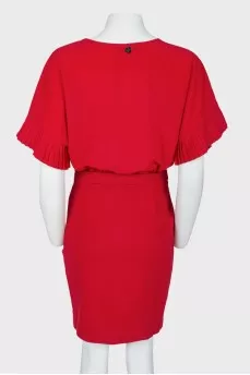 Red dress with short sleeves, zippered side