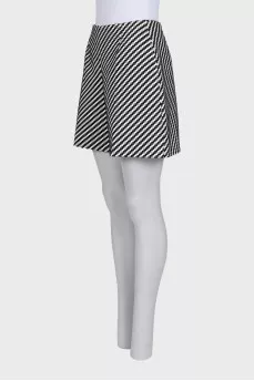 Straight shorts in a black and white print