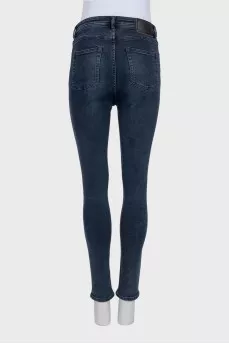 Blue skinny jeans with a mid-rise