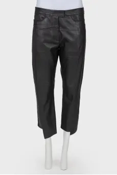 Leather shortened trousers