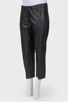 Leather shortened trousers