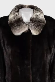 Straight-cut mink coat with a contrast collar