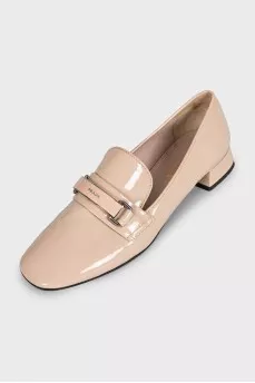 Beige patent leather loafers