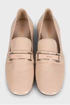 Beige patent leather loafers
