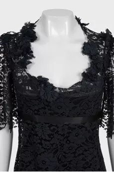 Black lace dress with short sleeves