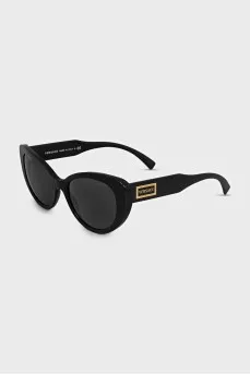 Black cat eye sunglasses with gold logo