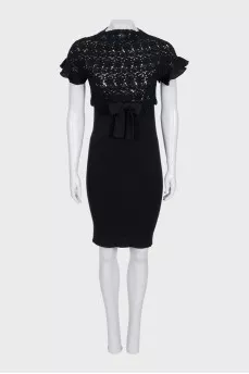 Black fitted dress with a bow and tag