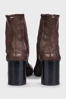 Tabi brown leather ankle boots