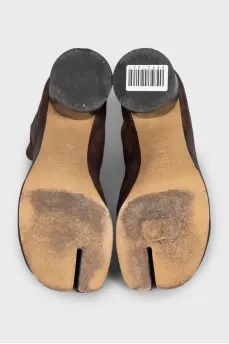 Tabi brown leather ankle boots