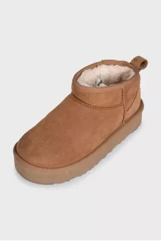 Insulated brown suede boots