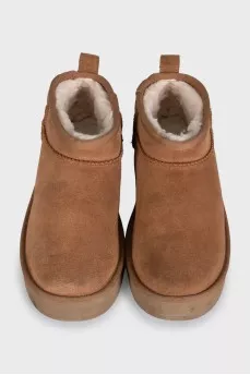 Insulated brown suede boots