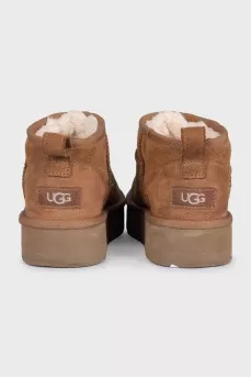 Insulated brown suede boots