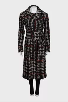 Black fitted coat with a printed belt