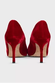 Red velvet pumps with decoration
