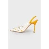 Shoes with chamomile