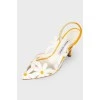Shoes with chamomile